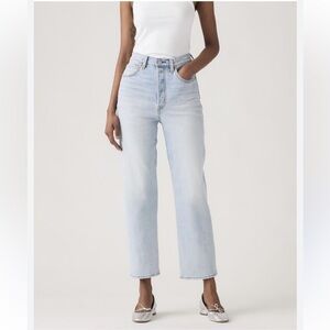 Levi's Ribcage Straight Ankle Jeans in Light Blue Wash 32